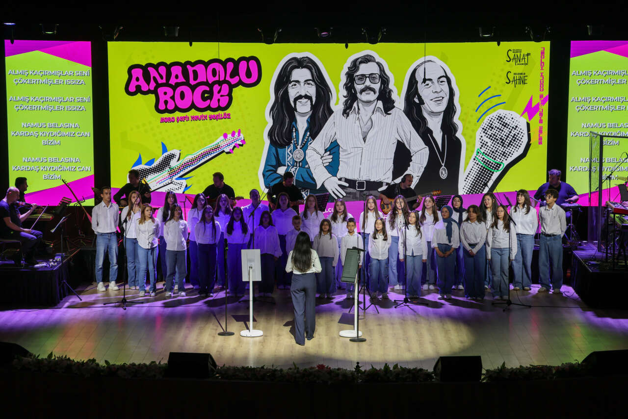 Konya’da minik seslerden büyük performans! Sahne Anadolu Rock müzikleriyle coştu 3